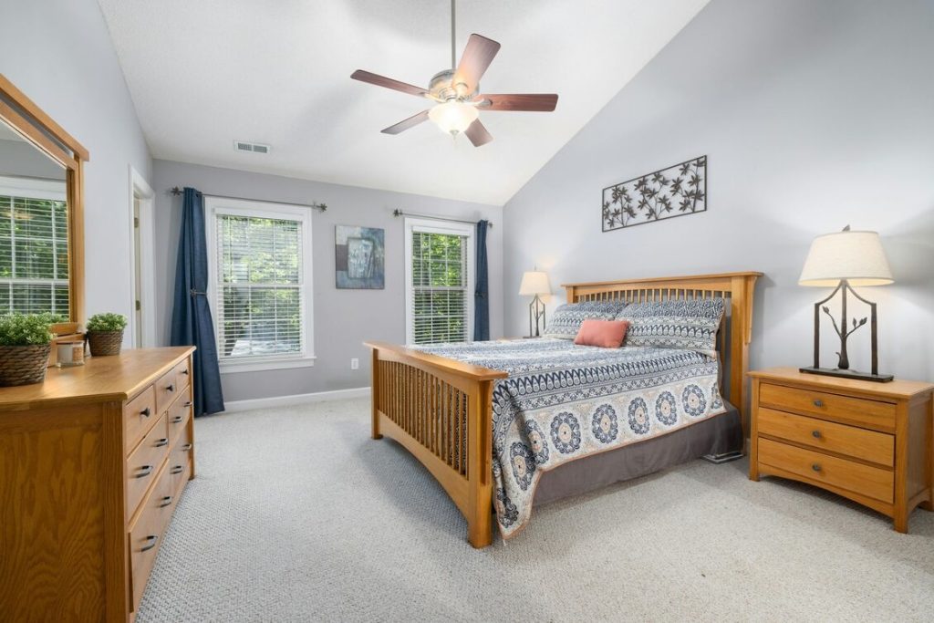 Ceiling-Fan-Troubleshooting-Common-Issues-and-When-to-Call-a-Pro